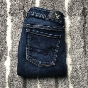 American Eagle Size 4 Low-Rise Dark Wash Jeggings